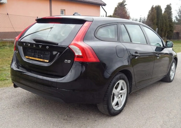 Volvo V60 cena 33900 przebieg: 219000, rok produkcji 2014 z Drohiczyn małe 121